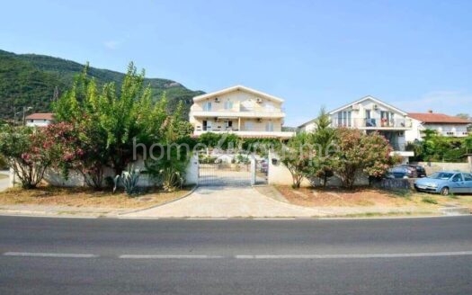 Dvosoban stan u manjoj zgradi sa bazenom, Djenovići, Herceg Novi