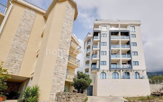 Dvosoban stan u novogradnji, zgrada sa bazenom, SPA centrom i pogledom na more, Bečići, Budva