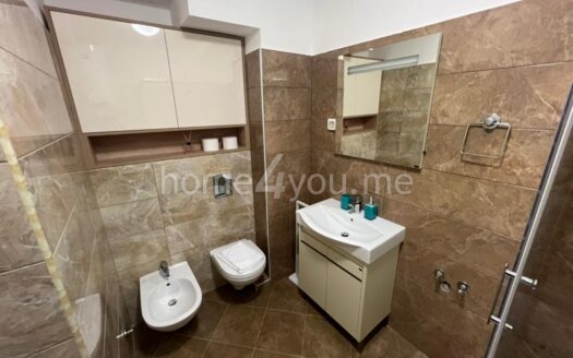 Dvosoban stan za dugoročni najam u kompleksu Harmonia u Budvi