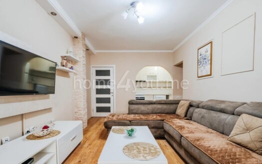 Двухкомнатная квартира с парковкой рядом с Новой школой, Бабилония, Будва