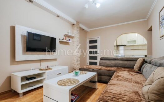 Двухкомнатная квартира с парковкой рядом с Новой школой, Бабилония, Будва