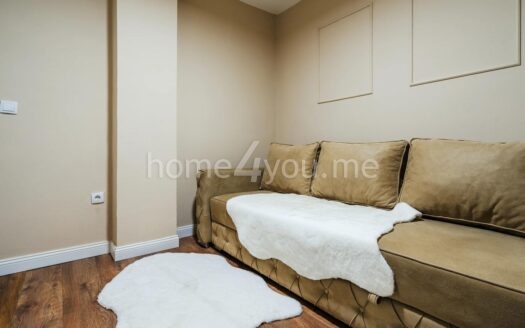 Двухкомнатная квартира с парковкой рядом с Новой школой, Бабилония, Будва