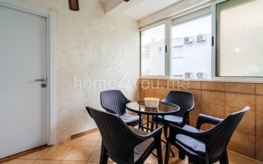 Двухкомнатная квартира с парковкой рядом с Новой школой, Бабилония, Будва