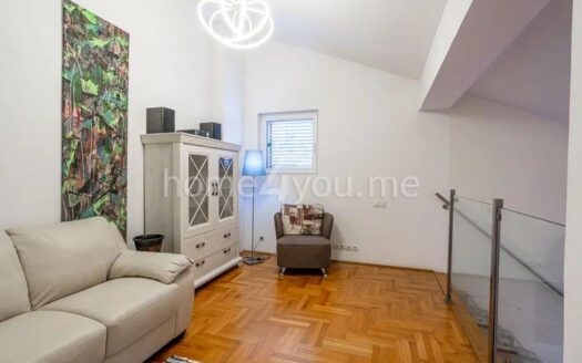 Duplex penthouse sa pogledom na more, Podkošljun, Budva