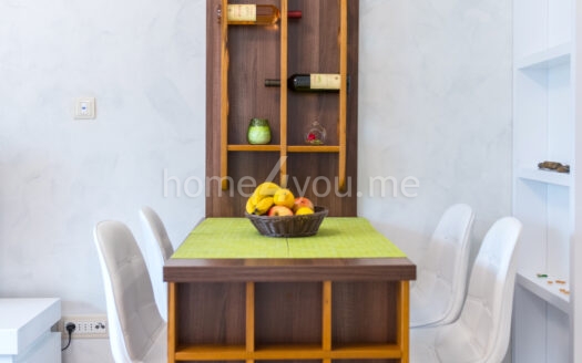 Oднокомнатная квартира на первой линии моря в здании Harmonija в Будве