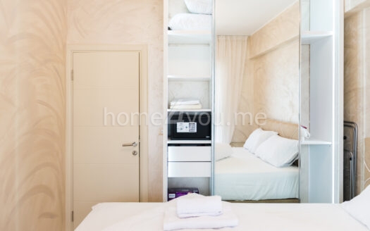 Oднокомнатная квартира на первой линии моря в здании Harmonija в Будве