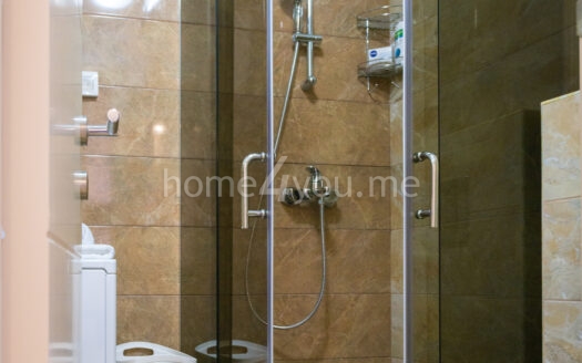 Oднокомнатная квартира на первой линии моря в здании Harmonija в Будве