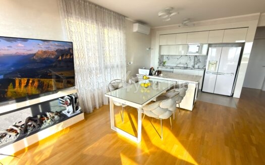 Роскошный пентхаус с большой террасой на крыше, гаражным местом и кладовой, Бечичи, Будва