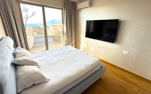 Роскошный пентхаус с большой террасой на крыше, гаражным местом и кладовой, Бечичи, Будва