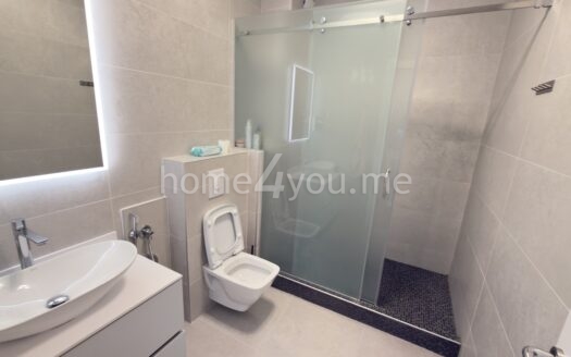 Роскошный пентхаус с большой террасой на крыше, гаражным местом и кладовой, Бечичи, Будва