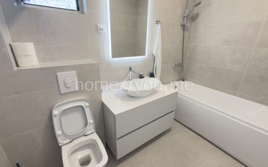 Роскошный пентхаус с большой террасой на крыше, гаражным местом и кладовой, Бечичи, Будва