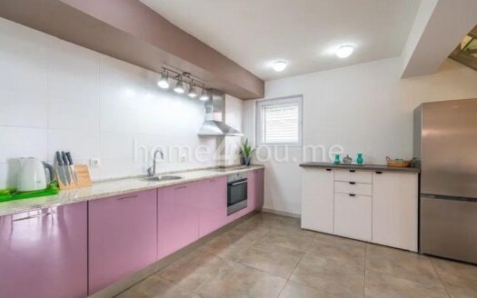 Duplex penthouse sa pogledom na more, Podkošljun, Budva