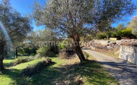 Урбанизированный земельный участок 1 258 м² в Тивате, район Мрчевац