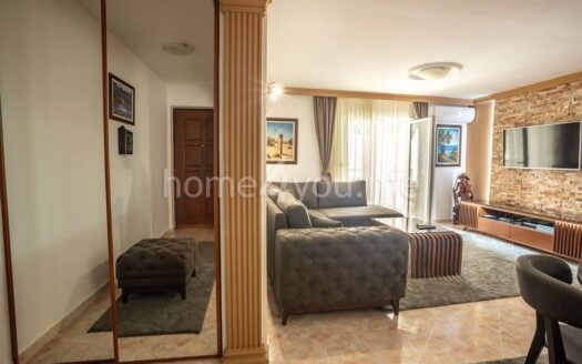 Dvosoban namješten stan u centru Budve