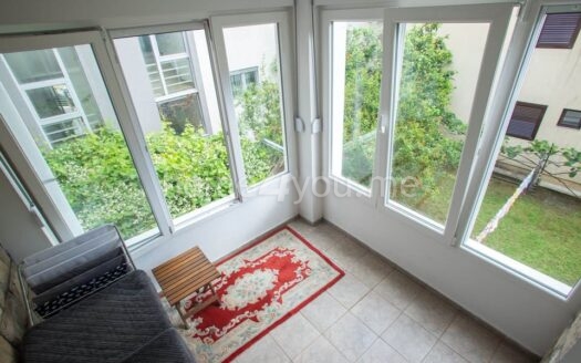 Dvosoban namješten stan u centru Budve