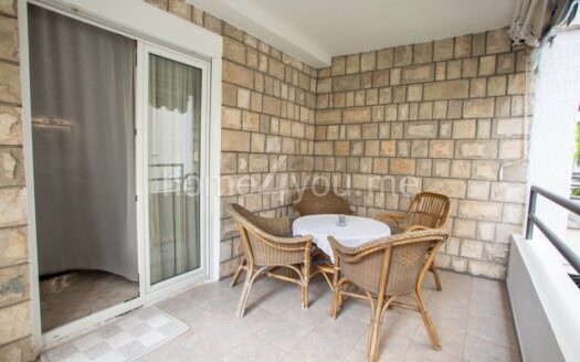 Dvosoban namješten stan u centru Budve