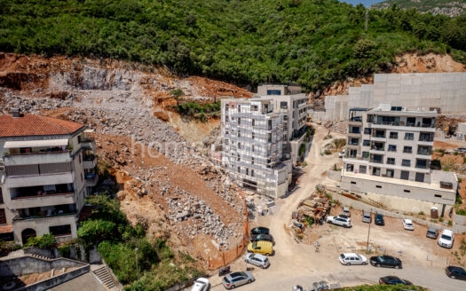 Apartments for sale in a modern residential complex with a swimming pool – Budva, Dubovica