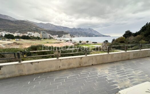 Two-bedroom apartment 50m from the sea – Bečići, Budva