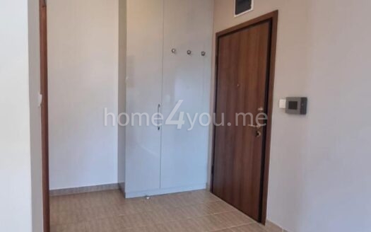 Two-bedroom apartment with parking in the Anatolia complex, 500 m from the sea, Bečići, Budva