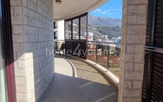 Two-bedroom apartment with parking in the Anatolia complex, 500 m from the sea, Bečići, Budva