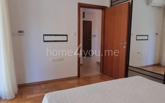 Two-bedroom apartment with parking in the Anatolia complex, 500 m from the sea, Bečići, Budva