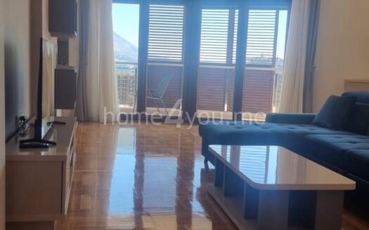 Two-bedroom apartment with parking in the Anatolia complex, 500 m from the sea, Bečići, Budva