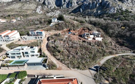 Gradjevinsko zemljište za gradnju vila u naselju Tudorovići, Budva