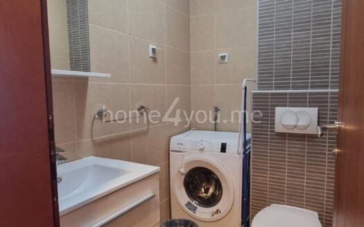 Two-bedroom apartment with parking in the Anatolia complex, 500 m from the sea, Bečići, Budva