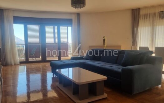 Two-bedroom apartment with parking in the Anatolia complex, 500 m from the sea, Bečići, Budva