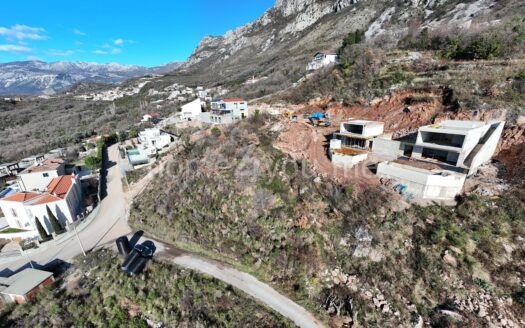 Gradjevinsko zemljište za gradnju vila u naselju Tudorovići, Budva