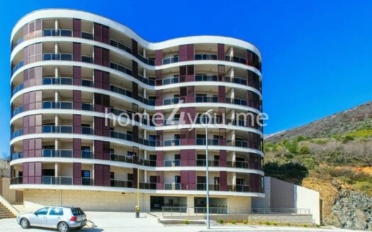 Two-bedroom apartment with parking in the Anatolia complex, 500 m from the sea, Bečići, Budva