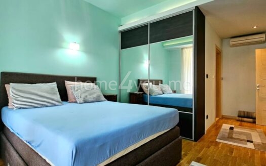 Three-bedroom apartment with garage space in a high-quality building – Budva, Rozino