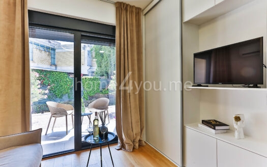 Студия в кондо-отеле в самом центре Будвы