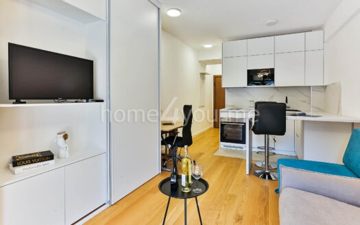 Студия в кондо-отеле в самом центре Будвы