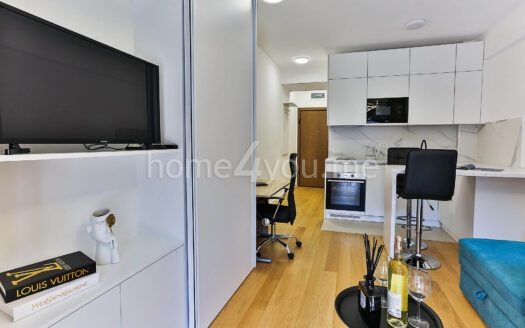 Студия в кондо-отеле в самом центре Будвы