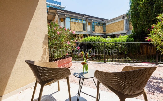 Студия в кондо-отеле в самом центре Будвы