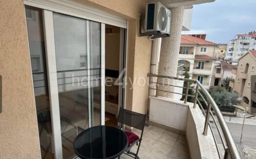 Jednosoban, namješten stan u Merkur zgradi , Babilonija, Budva