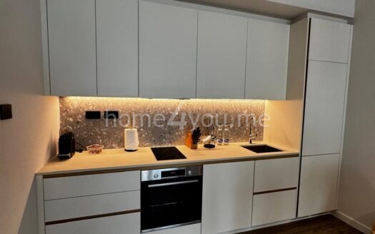 Luksuzan jednosoban stan sa parking mjestom u novom kompleksu Boka Place u Tivtu