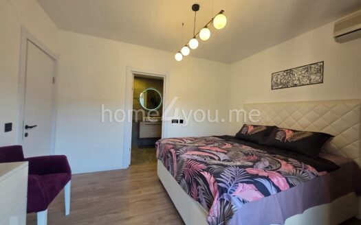 Luxury three-bedroom apartment in a new building, Bečići – Budva