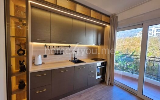 Luxury three-bedroom apartment in a new building, Bečići – Budva