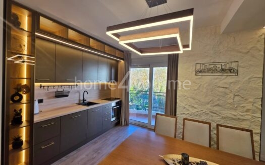 Luxury three-bedroom apartment in a new building, Bečići – Budva
