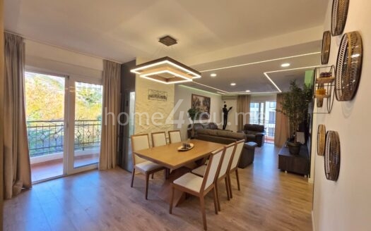 Luxury three-bedroom apartment in a new building, Bečići – Budva