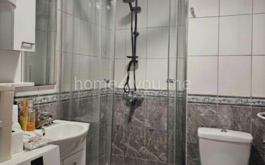 Jednosoban, namješten stan u Merkur zgradi , Babilonija, Budva