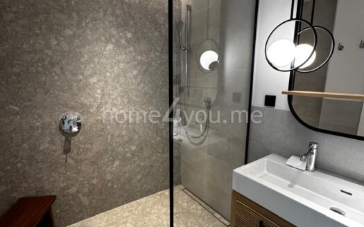 Luksuzan jednosoban stan sa parking mjestom u novom kompleksu Boka Place u Tivtu