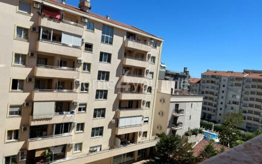 Полностью меблированная однокомнатная квартира в долгосрочную аренду в районе Дубовица, Будва, рядом с Mega Mall