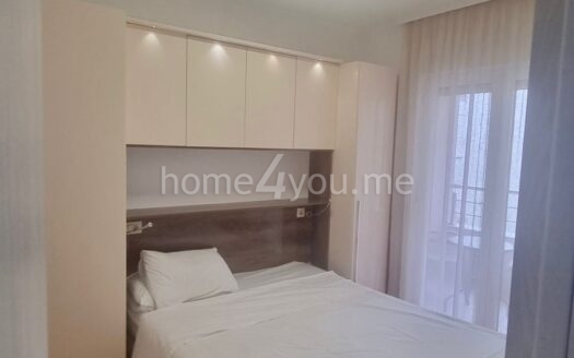 Jednosoban, namješten stan na odličnoj lokaciji,ulica Maslina, Golubovina, Budva