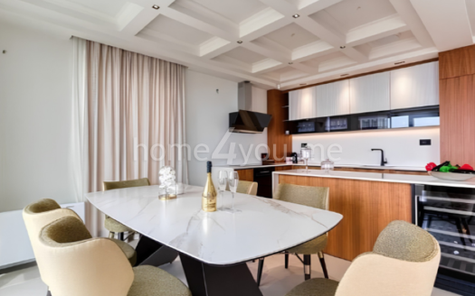 Ekskluzivna vila sa bazenom i panoramskim pogledom na more