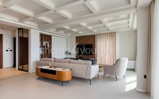 Ekskluzivna vila sa bazenom i panoramskim pogledom na more