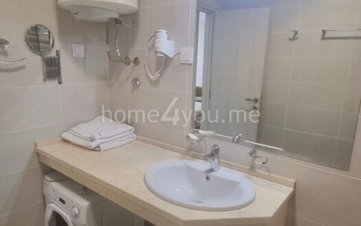 Jednosoban, namješten stan na odličnoj lokaciji,ulica Maslina, Golubovina, Budva