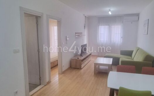 Jednosoban, namješten stan na odličnoj lokaciji,ulica Maslina, Golubovina, Budva